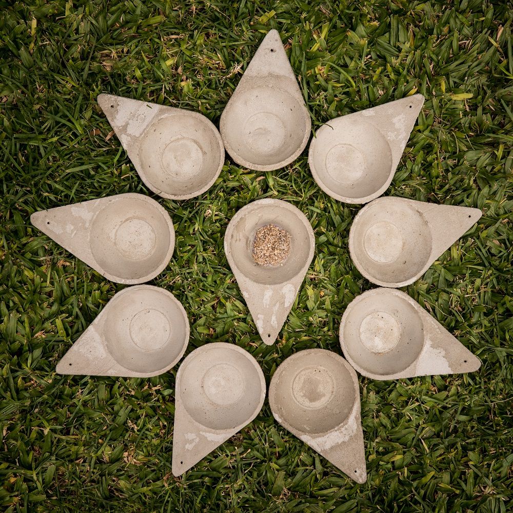 Brûleur d'encens en ciment triangulaire