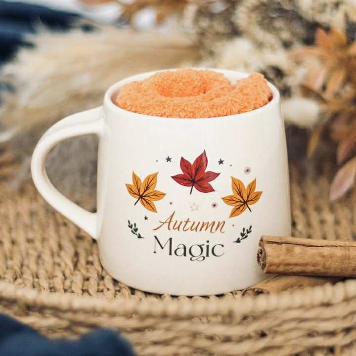 Coffret bougie mug Autumn magic et Chaussettes orange