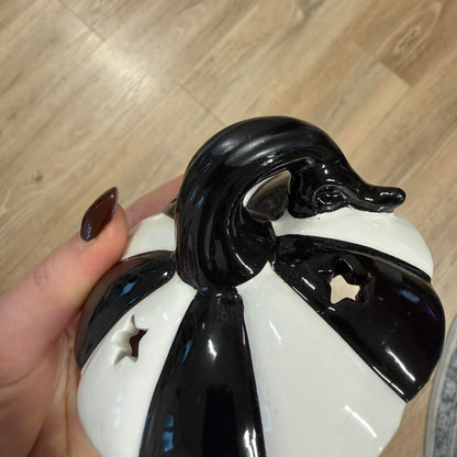 Brûleur à fondants parfumés citrouille rayé noir et blanche IMPARFAIT N°1