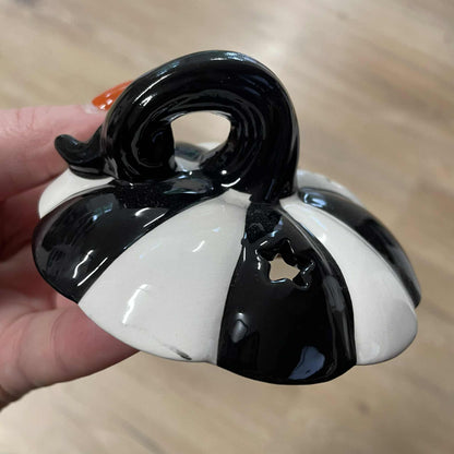 Brûleur à fondants parfumés citrouille rayé noir et blanche IMPARFAIT