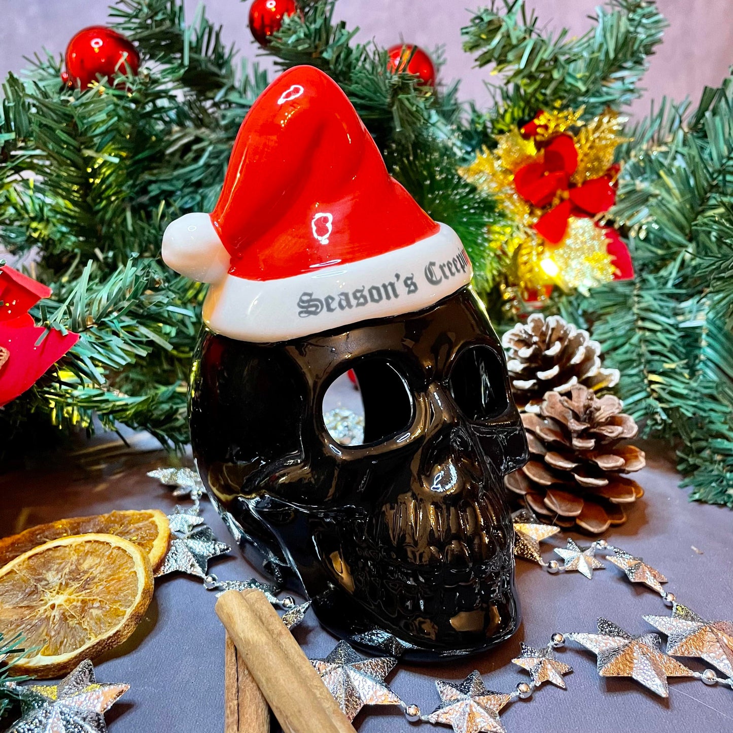 Photophore gothique crâne noir et bonnet "season's creeping" Yule